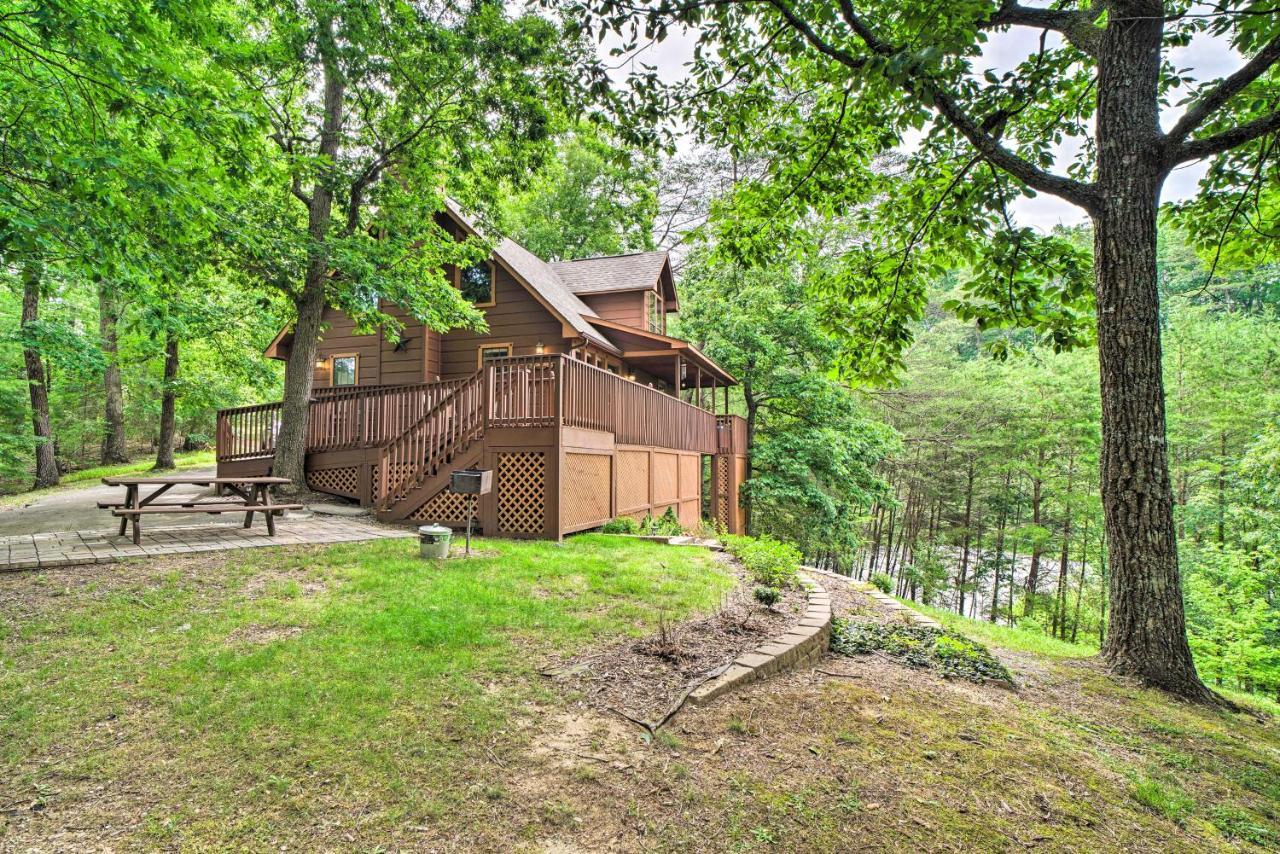 Central Sevierville Cabin With Hot Tub And Views! Exterior photo